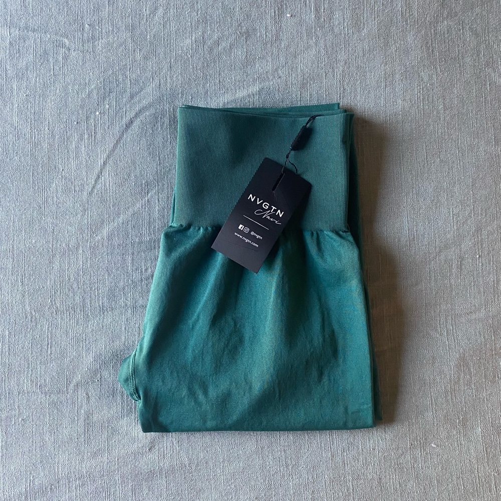 NWT Emerald NVGTN Leggings